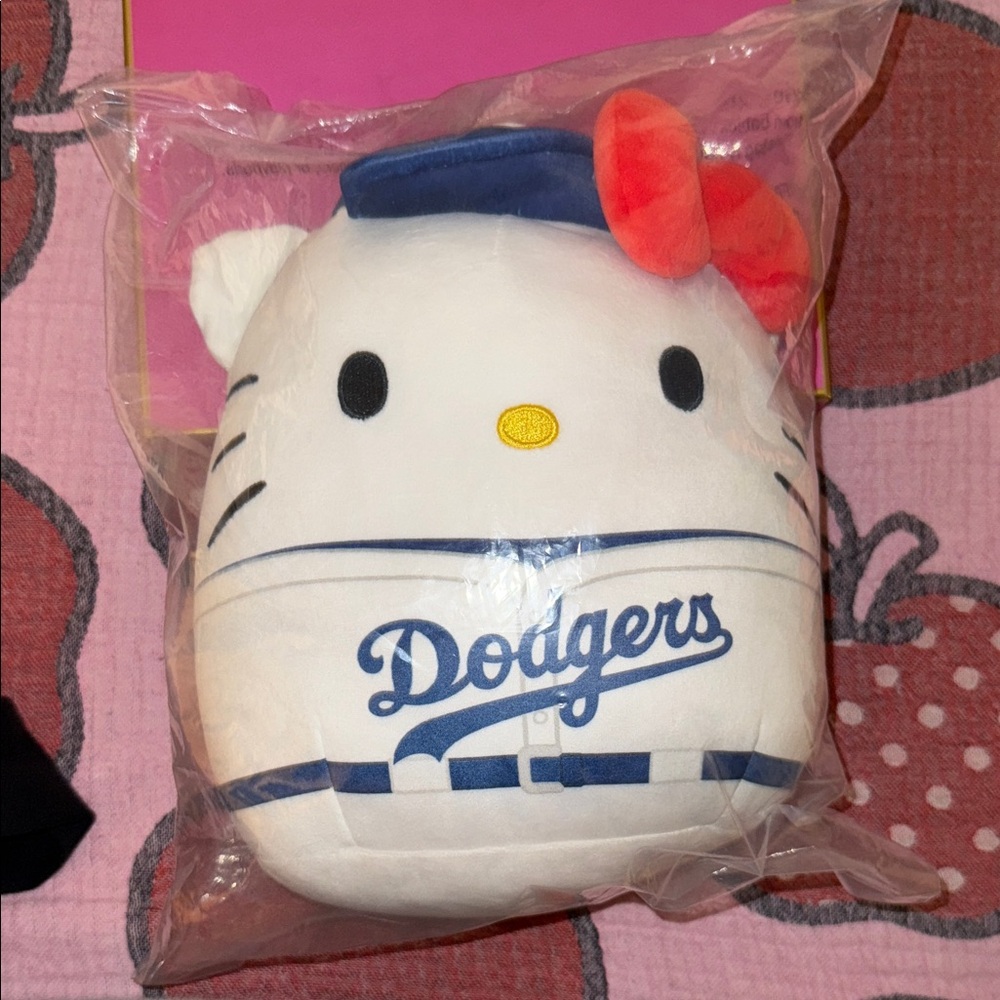 LA Dodger Hello Kitty Squishmallow